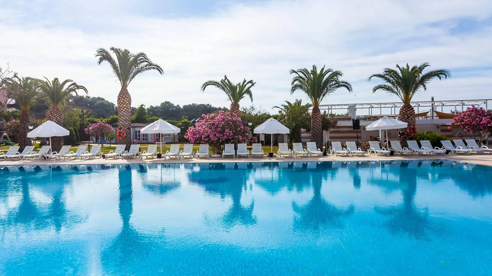 Ladonia Hotels Kesre Оздере